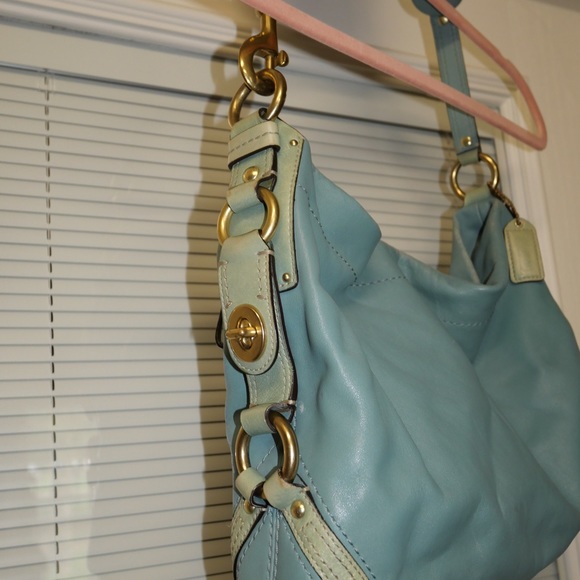 Coach - Picture 2 of 7